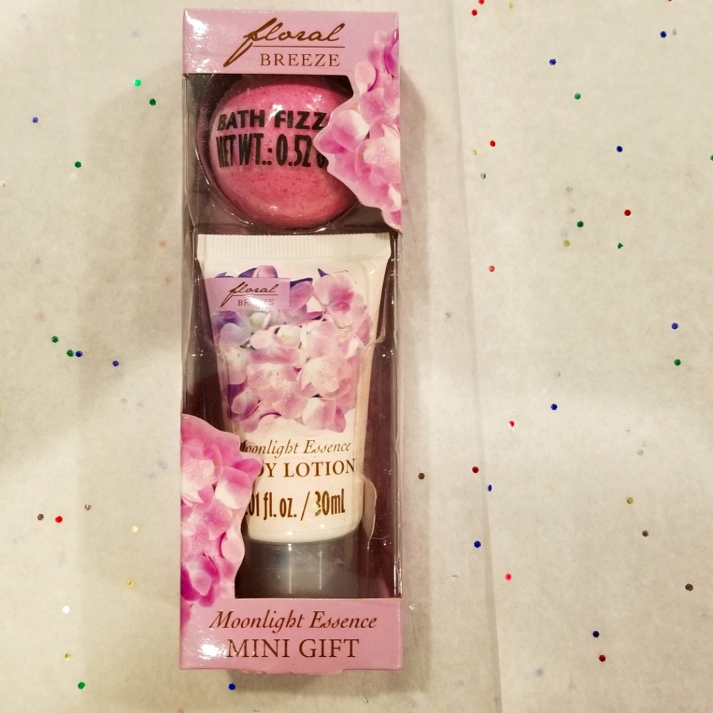 Mini gift - Moonlight Essence Bath Fizz Bomb and Body Lotion Set